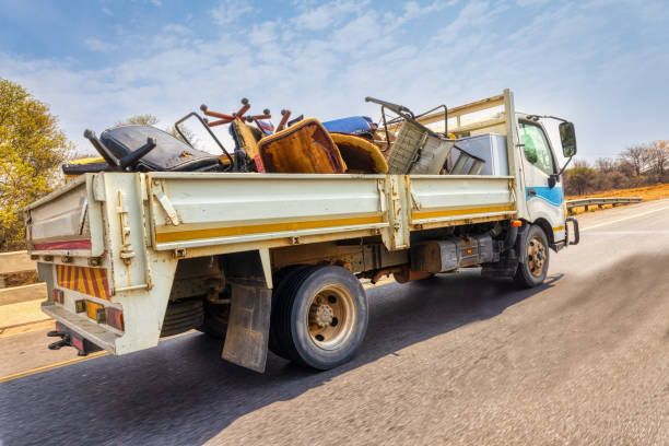 Best Garage Cleanout  in Edmore, MI